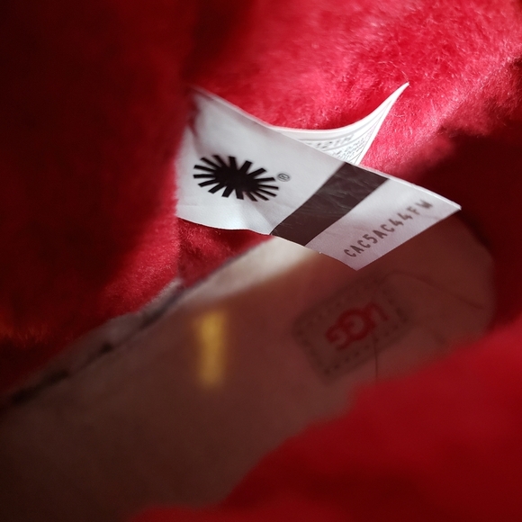 UGG Classic Clear Mini Boot Red Waterproof Size 5 NEW - Picture 6 of 8